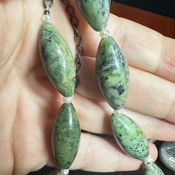 16" Vintage GSJ nephrite jade, pearl and sterling silver clasp necklace! - Picture 9 of 14